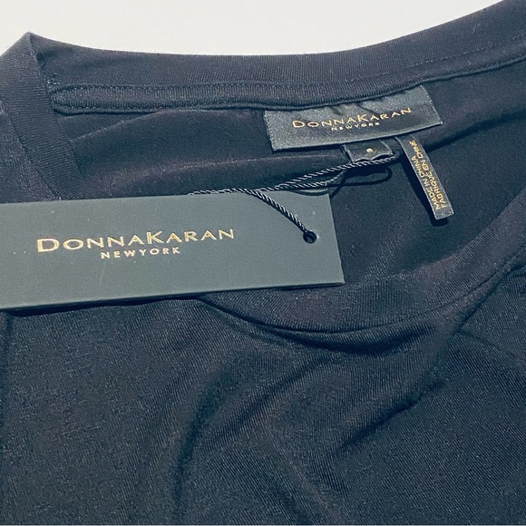 DONNA KARAN  BLACK BANDED WRAP TOP. - Picture 5 of 8